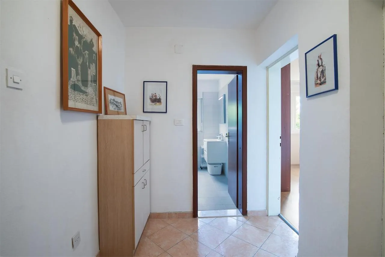 Lili Apartment Pula 0*,  Croatia