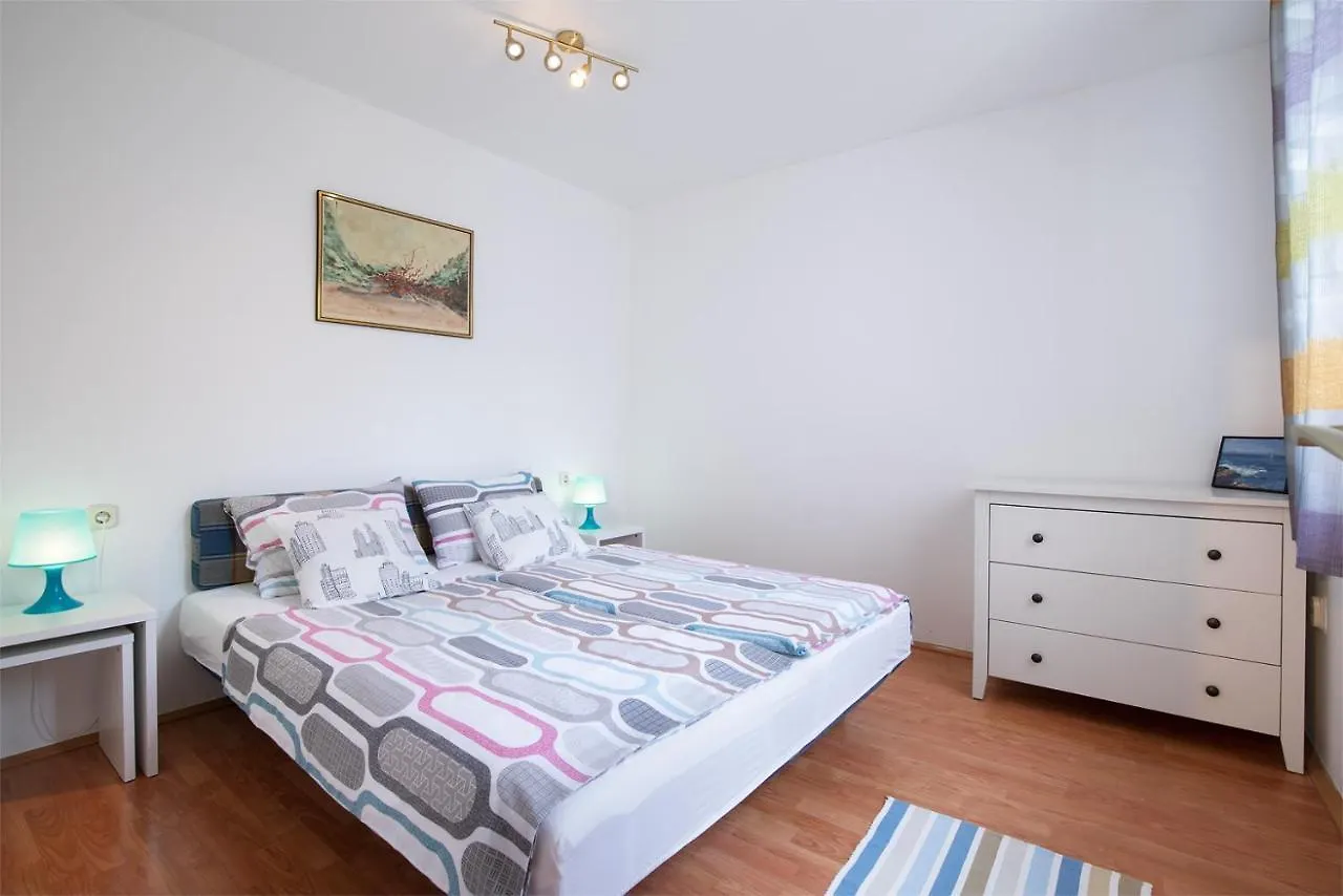Lili Apartment Pula 0*,  Croatia