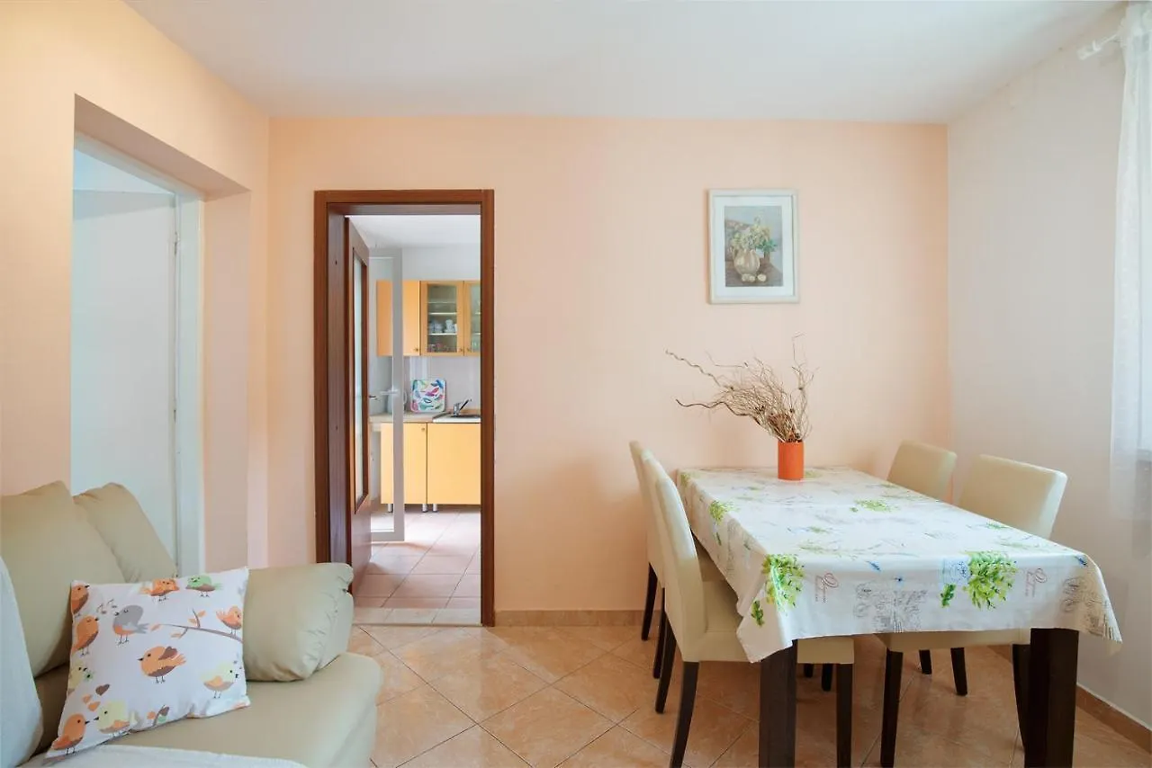 Lili Apartment Pula Croatia